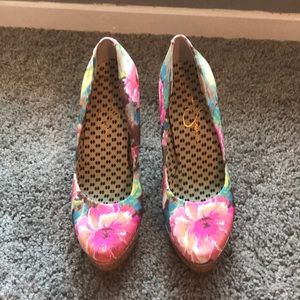 Jessica Simpson heels